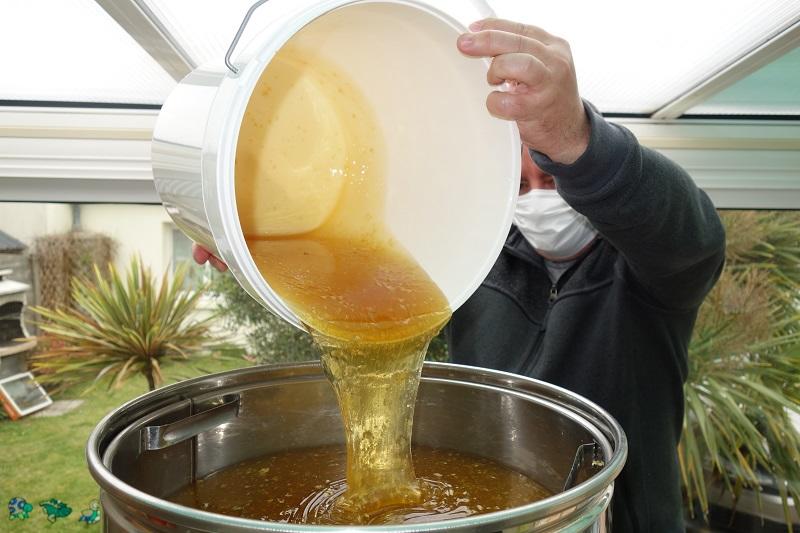 Partager les gestes de l’apiculteur !