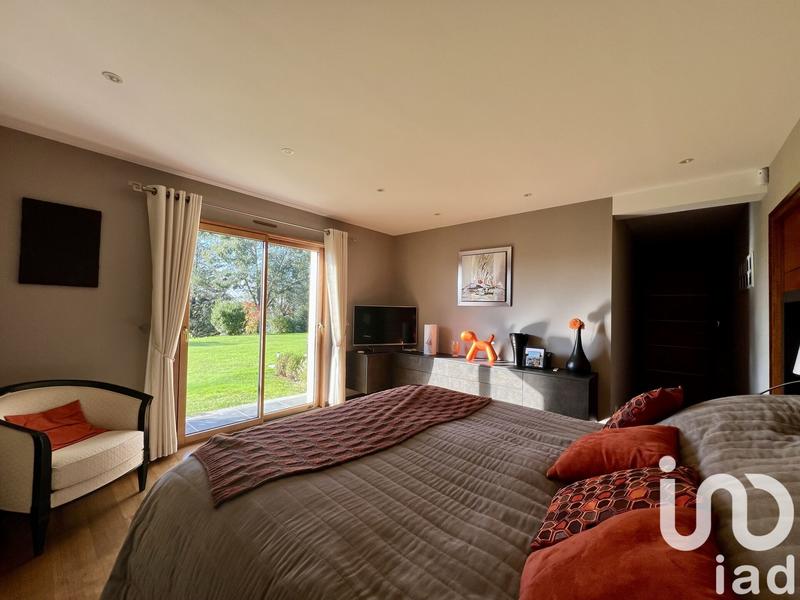 Maison - 296 m² - 8 pièces