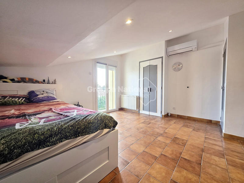 Maison - 270 m² - 6 pièces