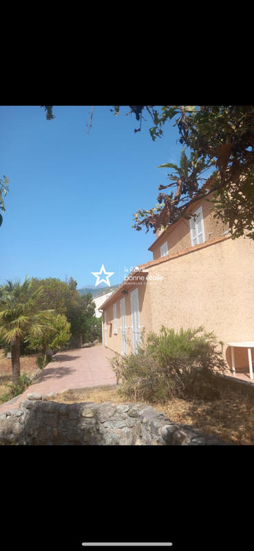 Maison - 137 m² - 6 pièces