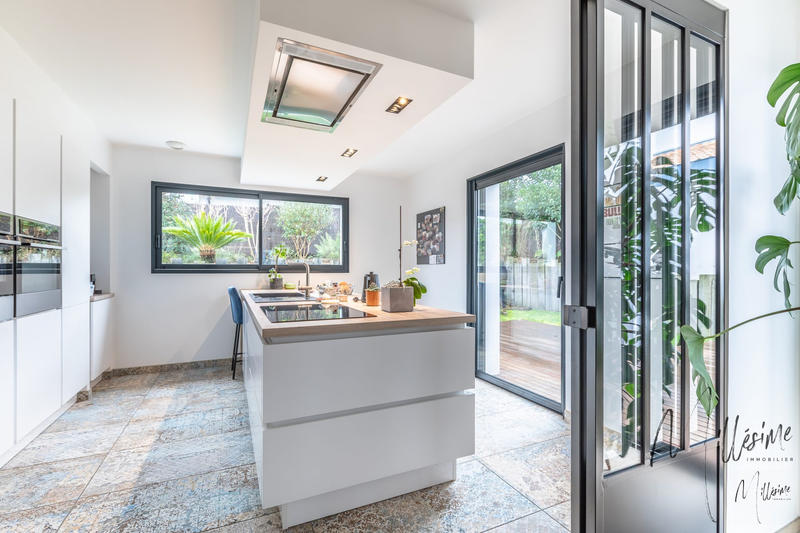 Maison - 140 m² - 5 pièces