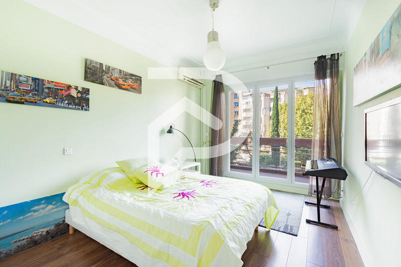 Appartement - 100 m² - 3 pièces