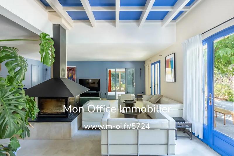 Propriété - 270 m² - 10 pièces