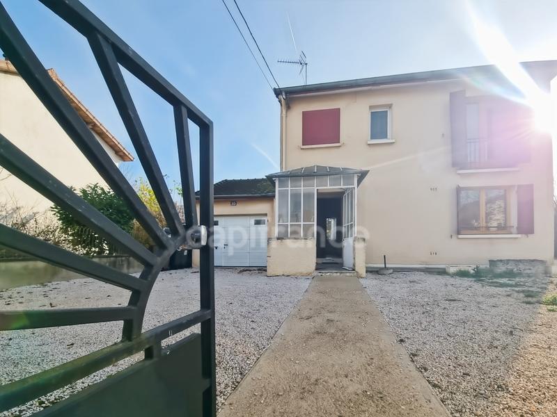 Maison - 93 m² - 5 pièces