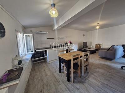 Immeuble - 104 m² - 6 pièces