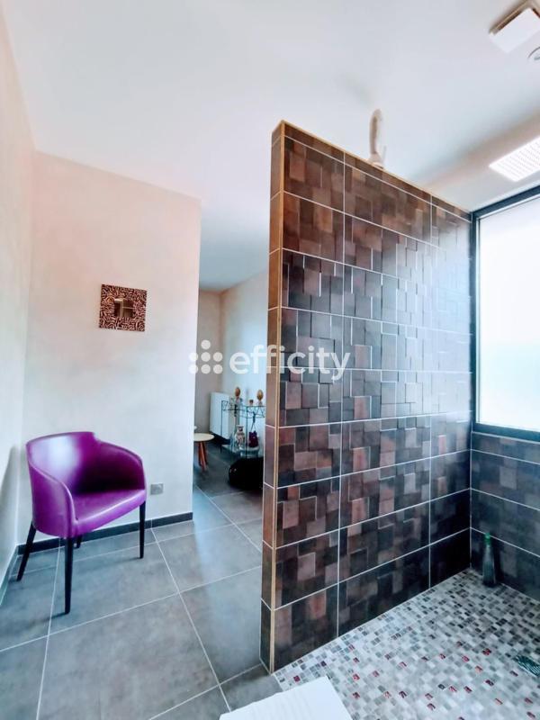 Villa - 180 m² - 6 pièces