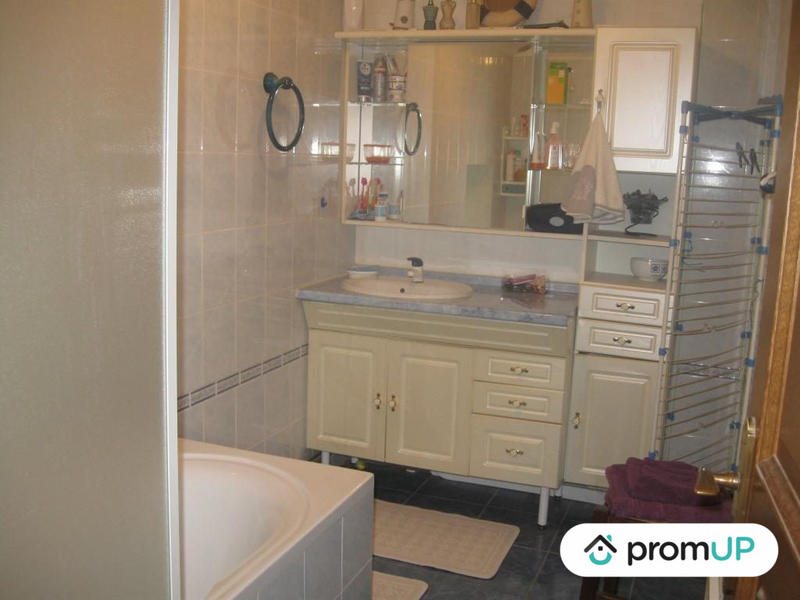 Maison - 260 m² - 10 pièces