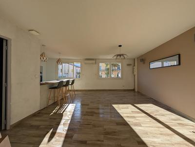 Appartement - 80 m² - 3 pièces