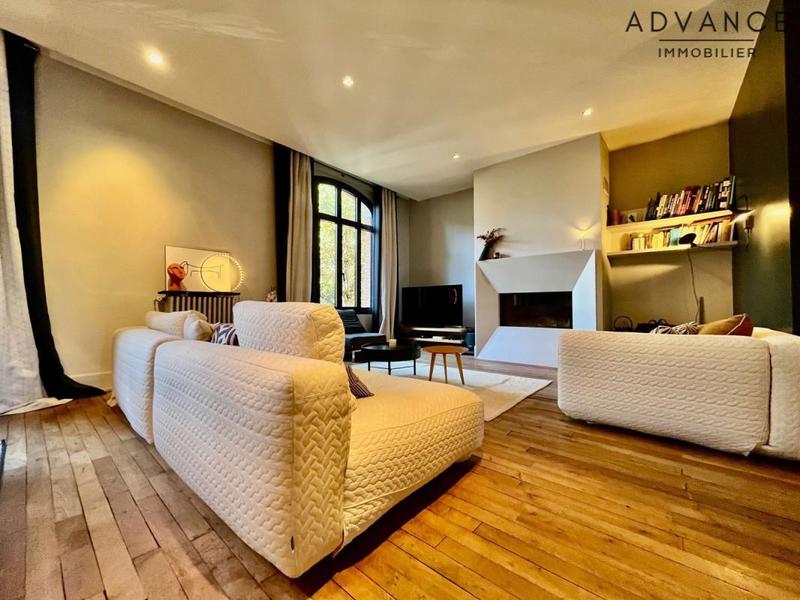 Maison - 315 m² - 12 pièces