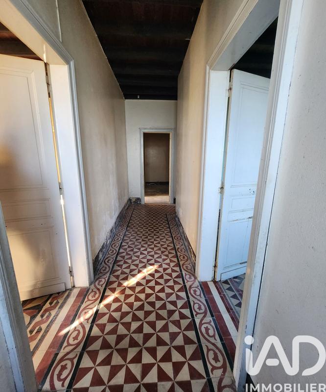 Maison - 256 m² - 5 pièces