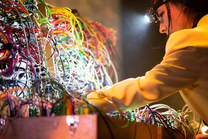 Des Lendemains qui chantent : Hélène Vogelsinger/Knob NoClick