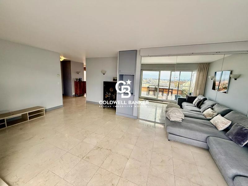 Appartement - 84 m² - 2 pièces