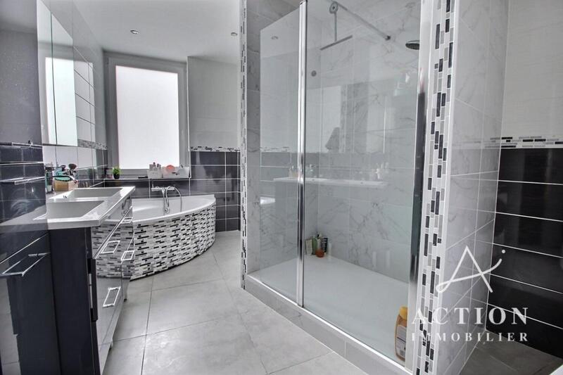 Maison - 93 m² - 5 pièces