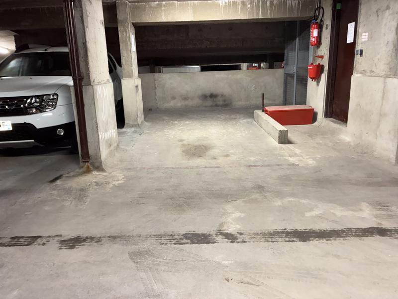 Parking / Garage - 12 m²