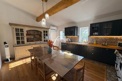 Maison - 170 m² - 8 pièces