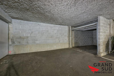 Parking / Garage - 14 m²