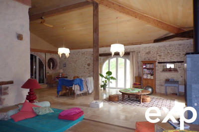 Maison - 283 m² - 9 pièces