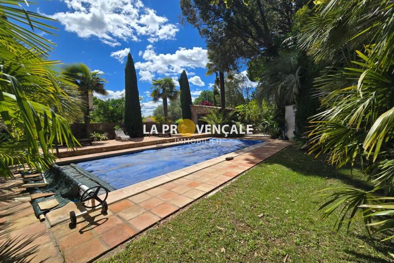 Maison - 176 m² - 9 pièces