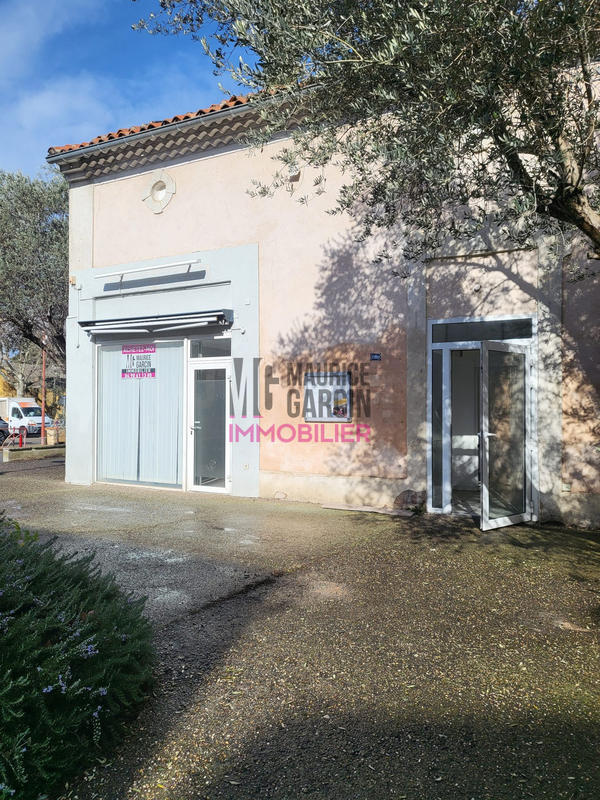 Local commercial - 130 m² - 7 pièces