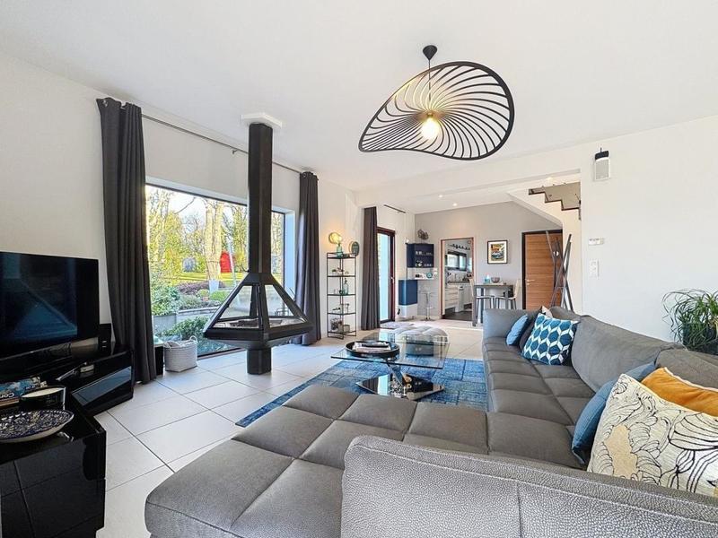 Maison - 213 m² - 5 pièces