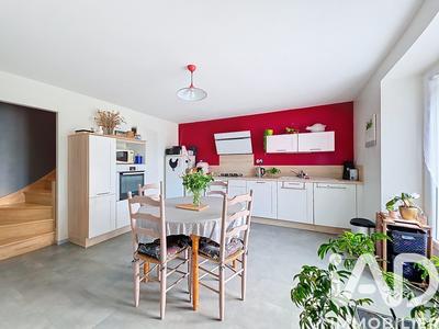 Maison - 127 m² - 5 pièces