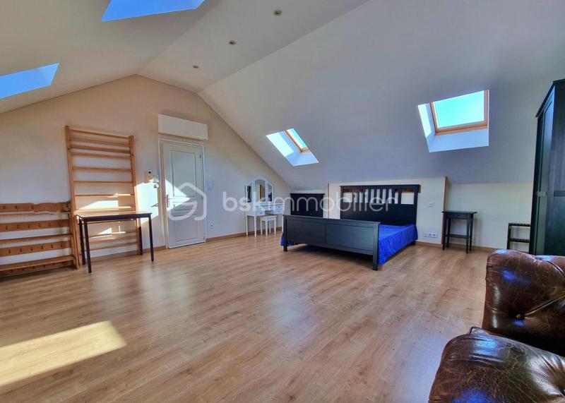 Demeure - 258 m² - 8 pièces