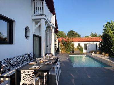 Maison - 200 m² - 8 pièces