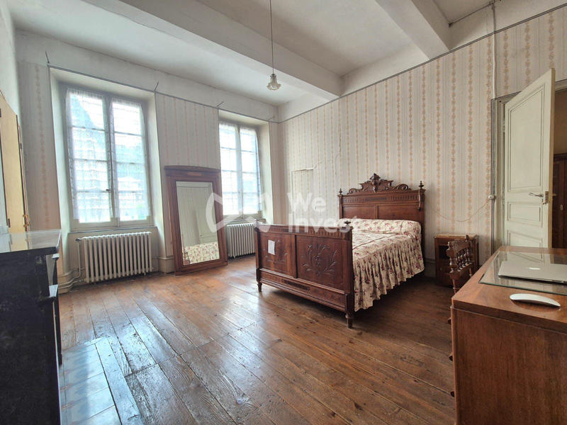 Maison - 245 m² - 7 pièces