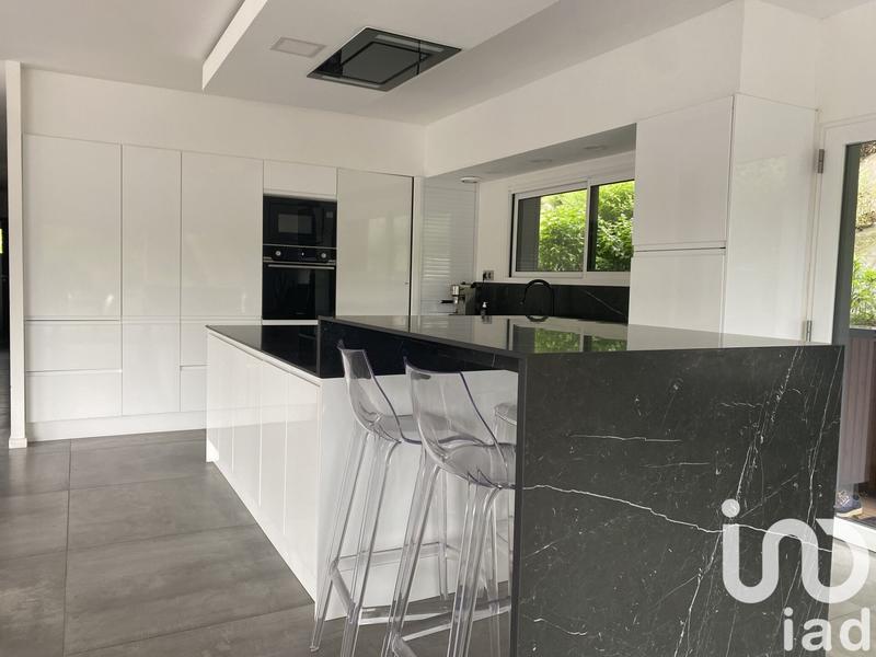 Maison - 180 m² - 6 pièces