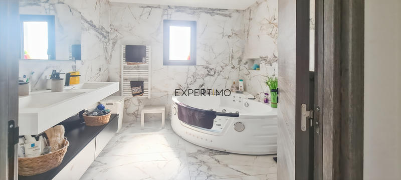 Villa - 136 m² - 5 pièces