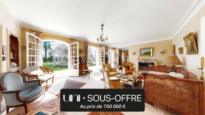 Maison - 318 m² - 8 pièces