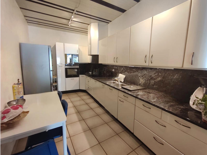 Maison - 292 m² - 9 pièces