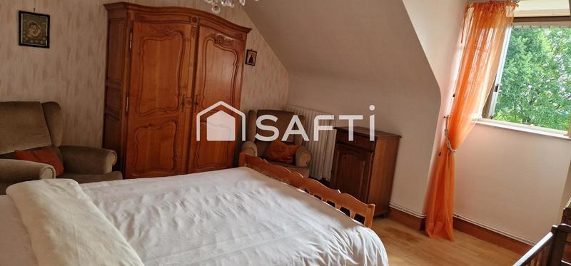 Maison - 222 m² - 8 pièces