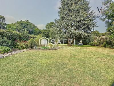 Maison - 232 m² - 8 pièces