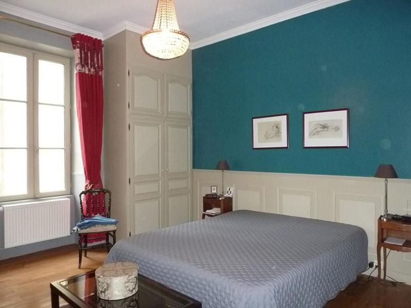 Maison - 180 m² - 8 pièces