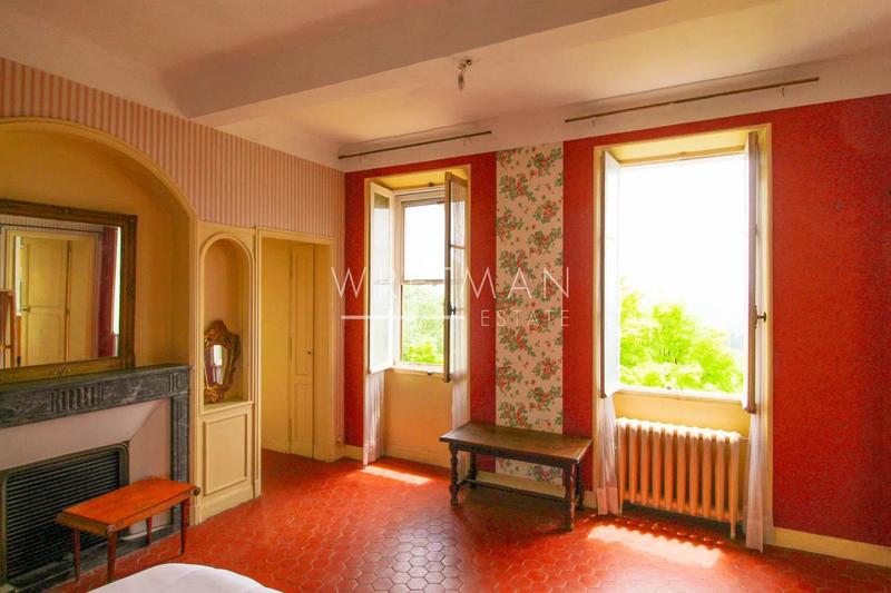 Mas - 300 m² - 13 pièces