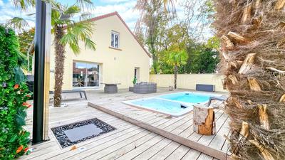 Maison traditionnelle - 110 m² - 6 pièces