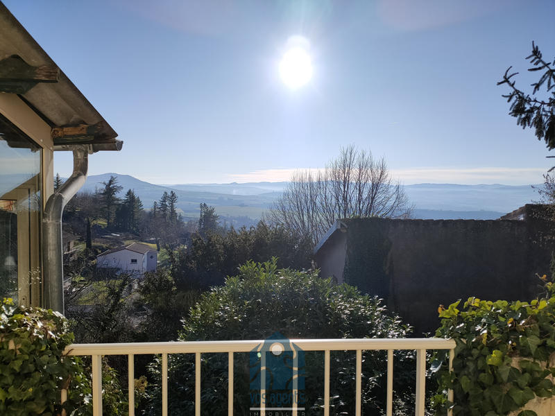 Propriété - 211 m² - 8 pièces