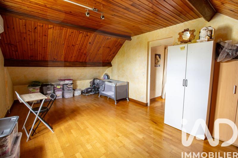 Maison - 135 m² - 9 pièces