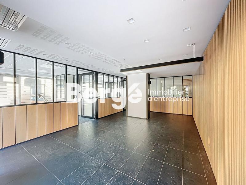 Local commercial - 325 m²