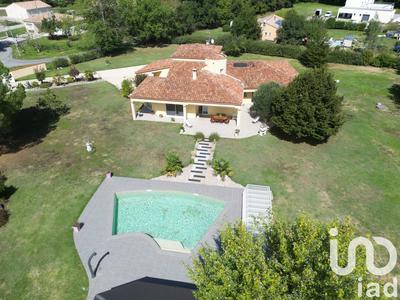 Maison de maîtres - 243 m² - 9 pièces