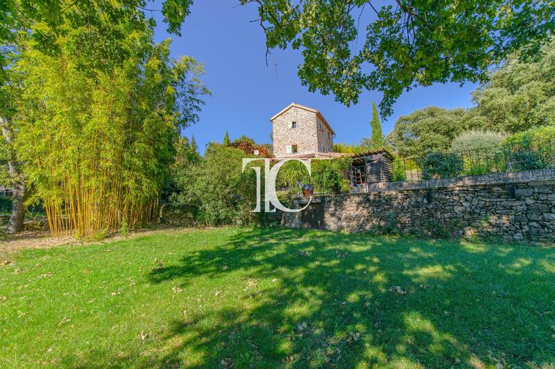 Propriété - 152 m² - 7 pièces