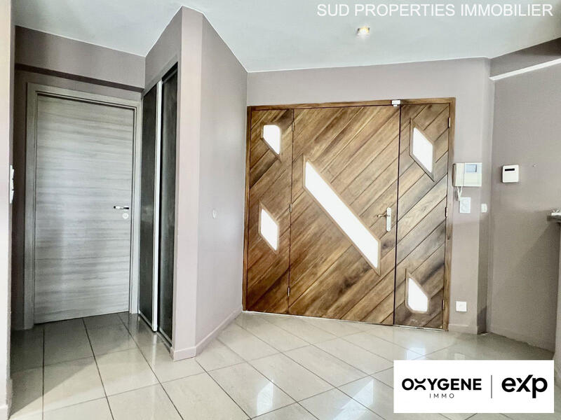 Maison contemporaine - 218 m² - 7 pièces