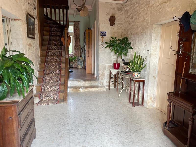 Maison - 420 m² - 21 pièces