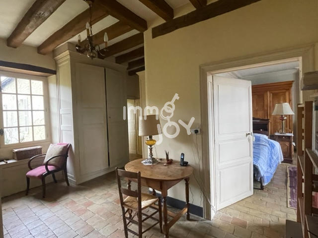 Propriété - 280 m² - 9 pièces