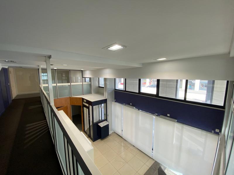 Local commercial - 221 m²