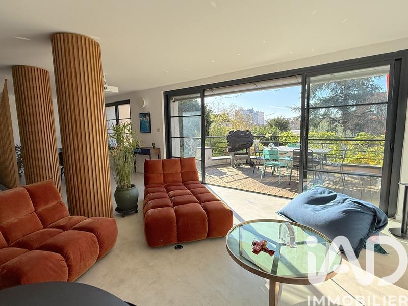 Maison - 210 m² - 5 pièces