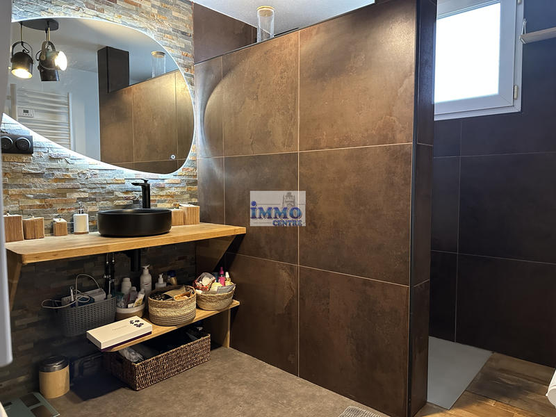 Maison - 90 m² - 4 pièces