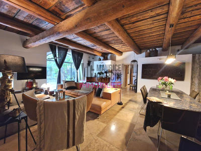 Maison - 310 m² - 12 pièces