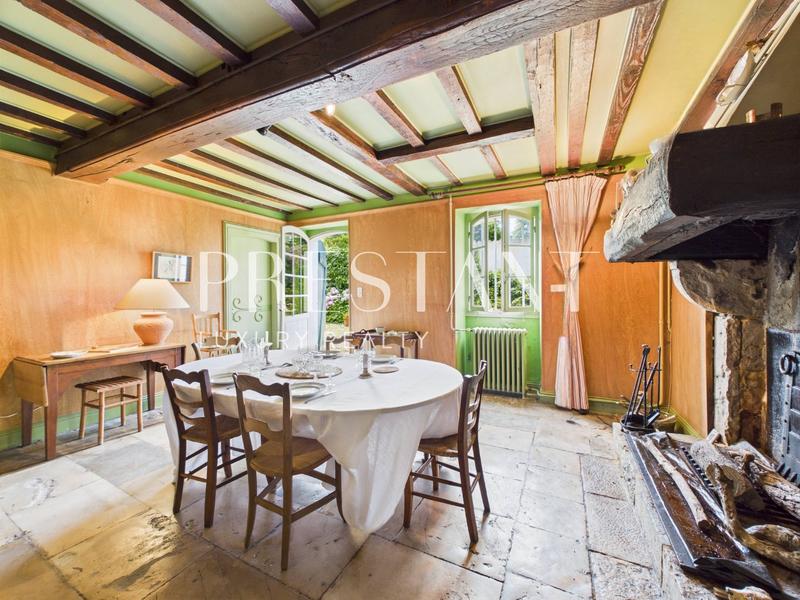 Maison - 285 m² - 7 pièces